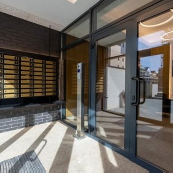 Apartament cu 3 camere decomandat, mobilat în Pipera
