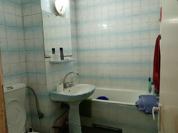 Apartament cu 4 camere decomandat în Dâmbovița