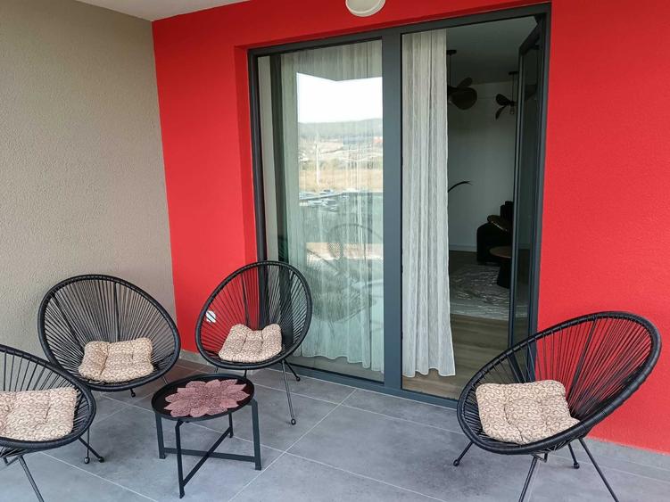 Apartament cu 2 camere decomandat în Exterior Vest