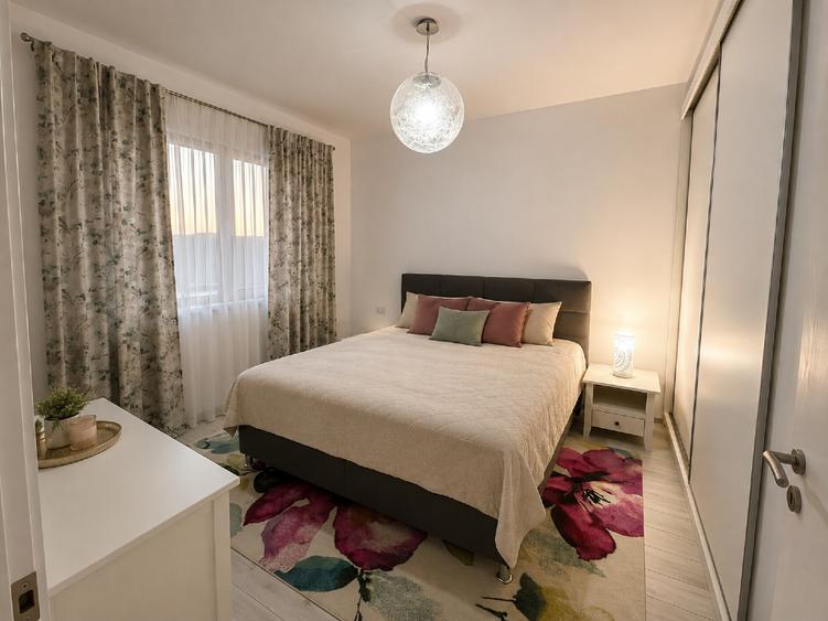Apartament cu 2 camere semidecomandat, mobilat în Giroc