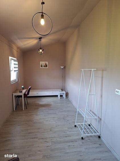 Casă cu 2 camere cu Teren 1350 Mp în Cozma