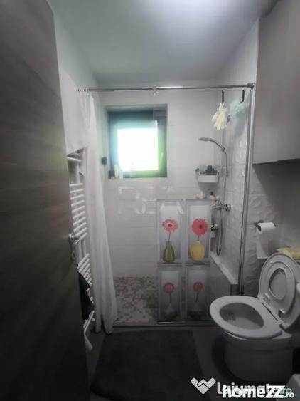 Apartament cu 4 camere decomandat, mobilat în Politehnica