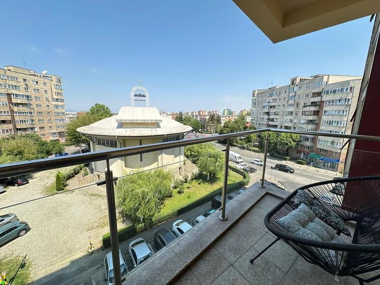 Apartament cu 2 camere decomandat în Centrul Civic