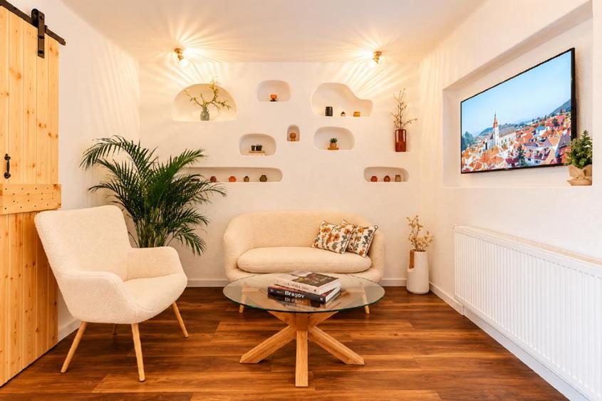 Apartament cu 2 camere semidecomandat, mobilat în Centrul Istoric