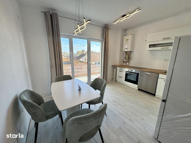 Apartament cu 2 camere decomandat în Intim