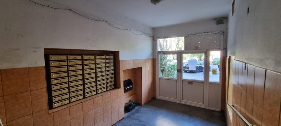 Apartament cu 3 camere decomandat în Drumul Taberei