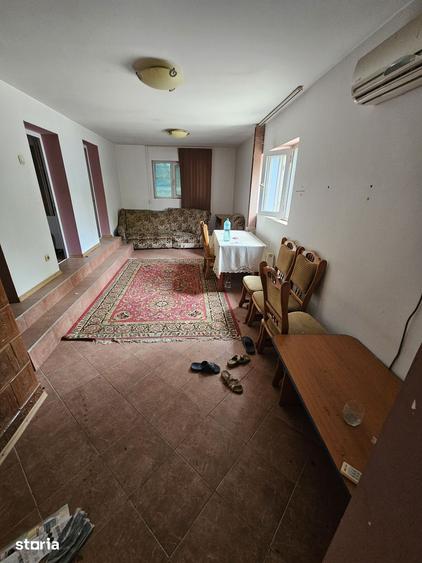 Casă cu 4 camere cu Teren 1249 Mp în Central