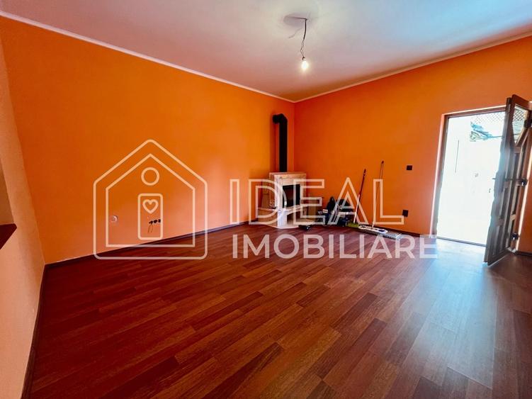 Casă individuală cu 4 camere cu Canalizare în Cârțișoara