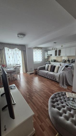 Apartament cu 2 camere decomandat în Splaiul Unirii