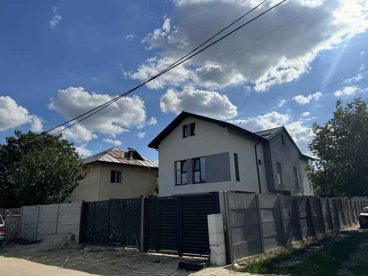 Casă cu 4 camere în Central