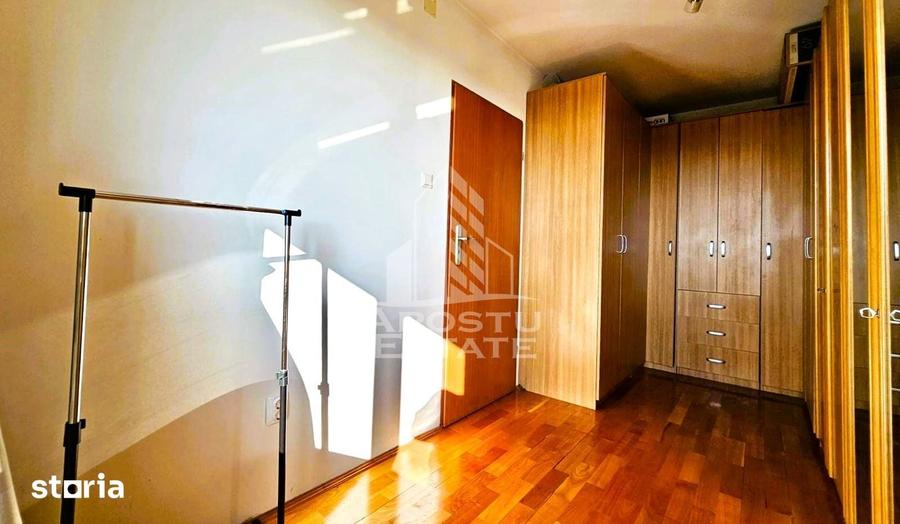 Apartament cu 4 camere decomandat în Central