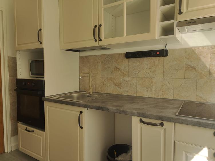 Apartament cu 2 camere semidecomandat, mobilat în Dristor