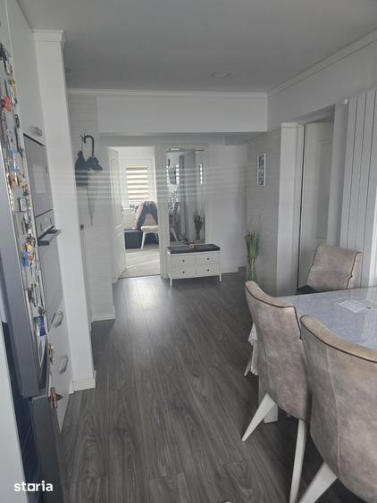 Apartament cu 3 camere decomandat în Micro 16
