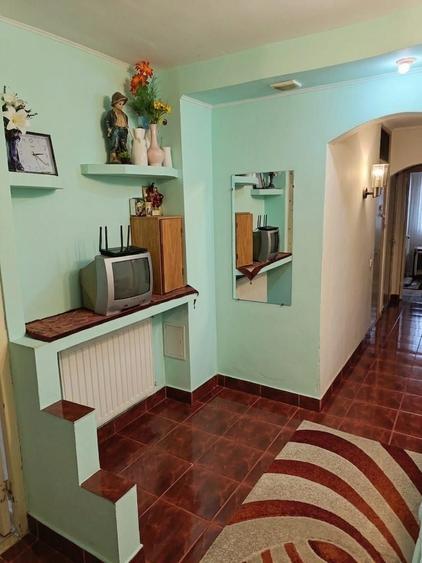 Apartament cu 3 camere decomandat în Bratia din Deal