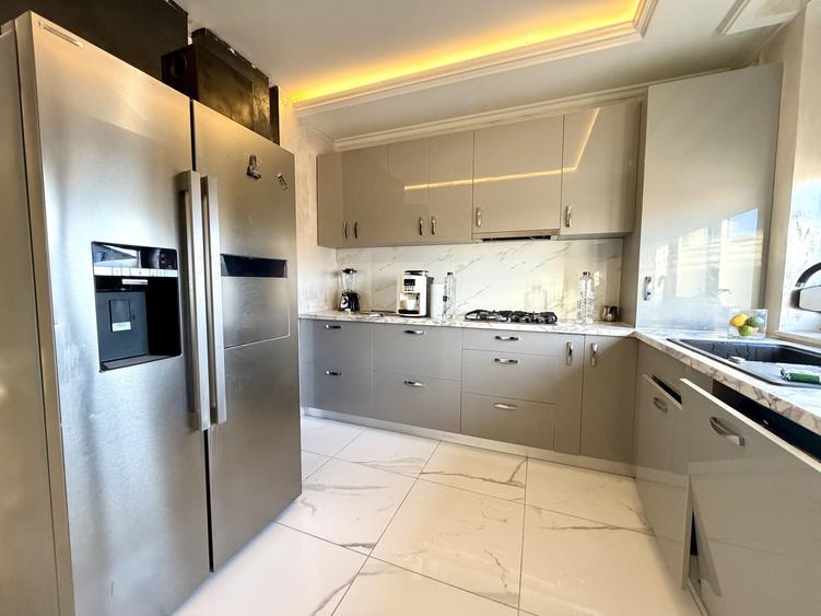 Duplex cu 5 camere cu Canalizare în Dumbrăvița
