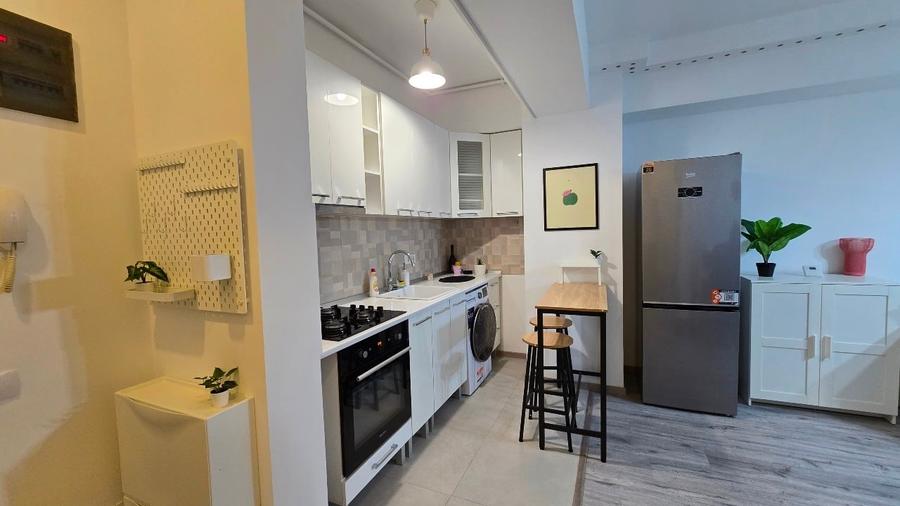 Apartament cu 2 camere semidecomandat, mobilat în Politehnica