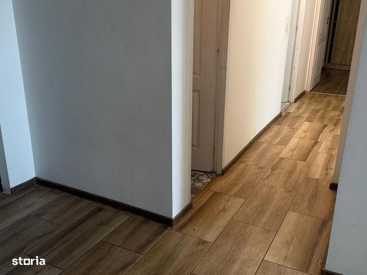 Apartament cu 3 camere decomandat în Micro 4