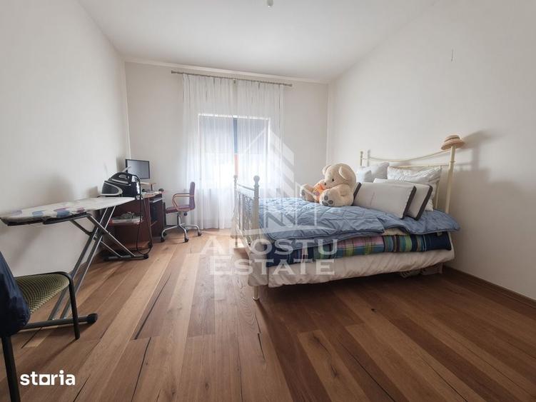 Casă cu 5 camere cu Teren 563 Mp în Cărpiniș