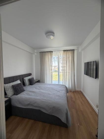 Apartament cu 3 camere decomandat, mobilat în Haliu