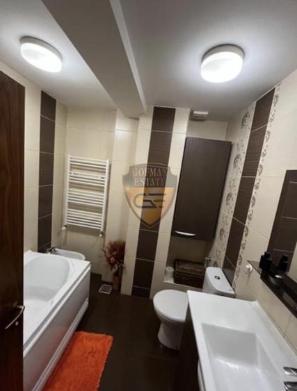 Apartament cu 3 camere decomandat, mobilat în Primo