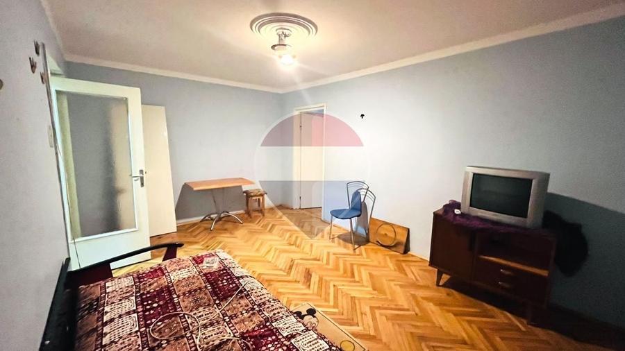 Apartament cu 2 camere semidecomandat, mobilat în Rogerius