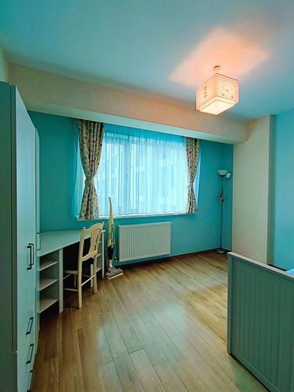 Apartament cu 3 camere decomandat, mobilat în Central