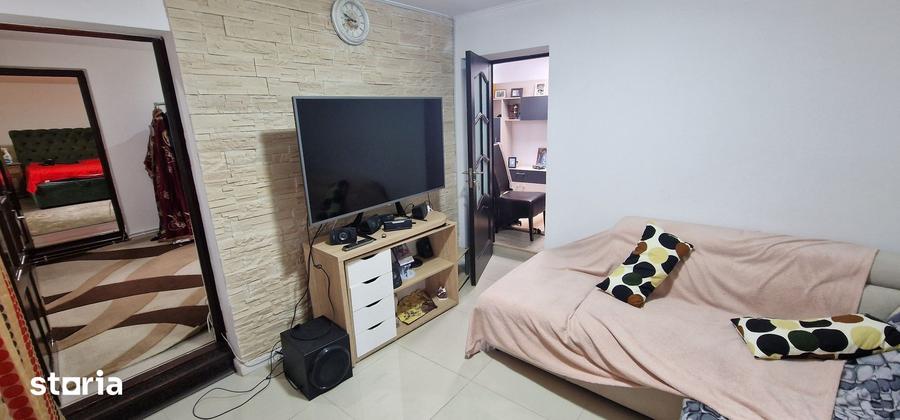 Casă cu 6 camere decomandat cu Teren 399 Mp în Central