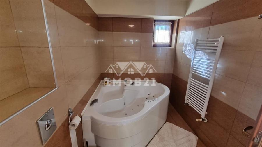 Casă individuală cu 5 camere cu Piscina în Nord-Est
