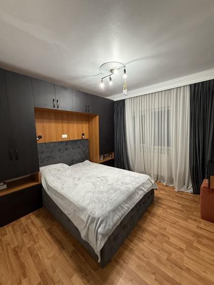 Apartament cu 3 camere decomandat în Exterior Vest