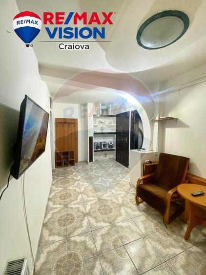 Apartament cu 2 camere decomandat în Rovine