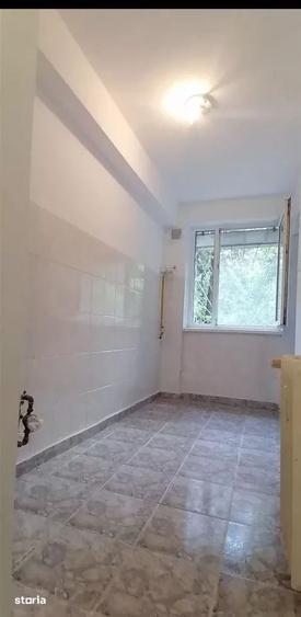 Garsonieră decomandată în Drumul Taberei