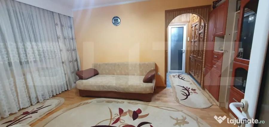 Apartament cu 2 camere semidecomandat, mobilat în Central
