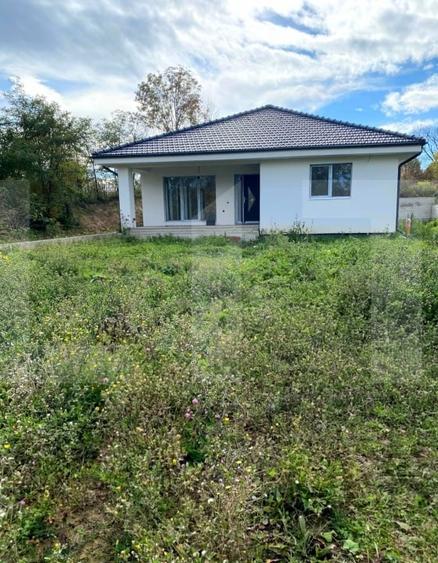 Casă individuală cu 4 camere cu Teren 600 Mp în Aiton