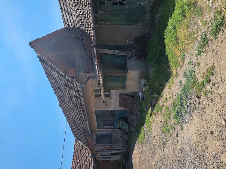 Casă cu Teren 2400 Mp în Târgoviște