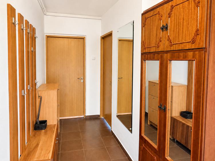 Apartament cu 2 camere semidecomandat în Eroii Revoluției