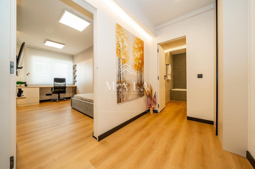 Apartament cu 4 camere decomandat în Mihai Viteazul
