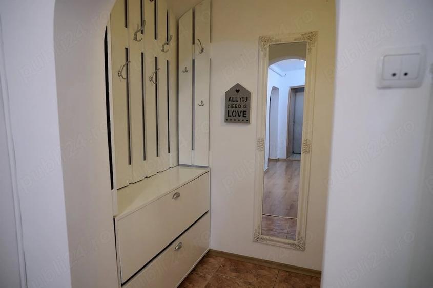 Apartament cu 3 camere decomandat în Micro 5