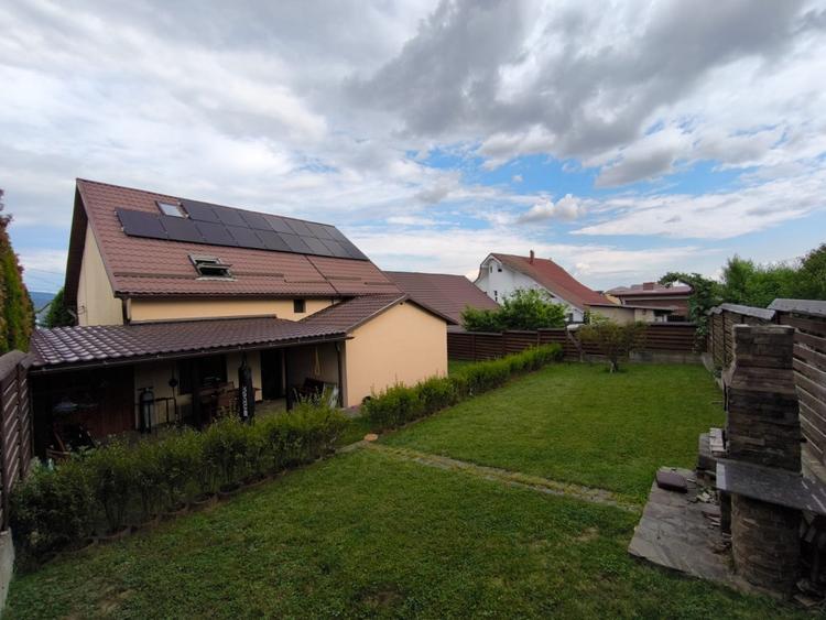 Casă individuală cu 4 camere cu Canalizare în Cetății