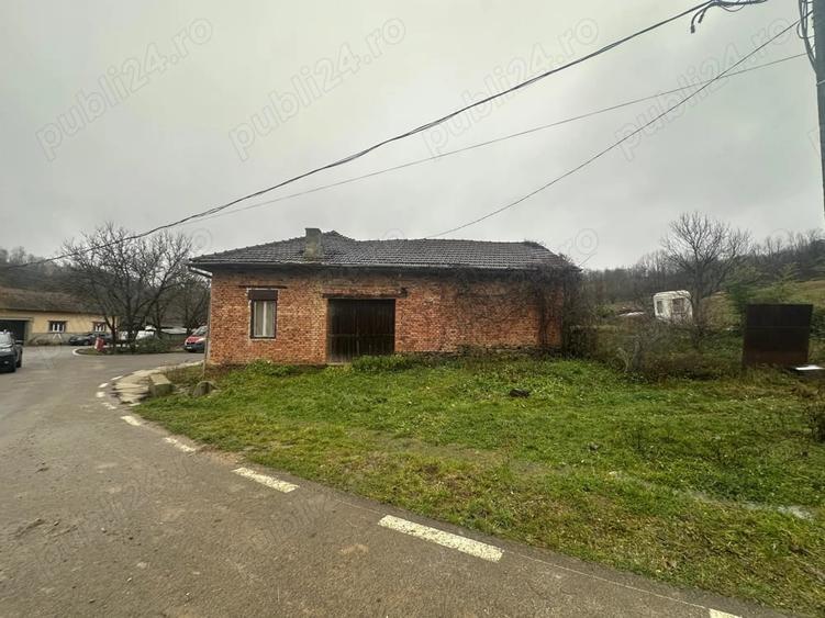 Casă cu Teren 2877 Mp în Zolt