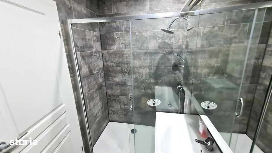 Apartament cu 3 camere decomandat în Lazaret