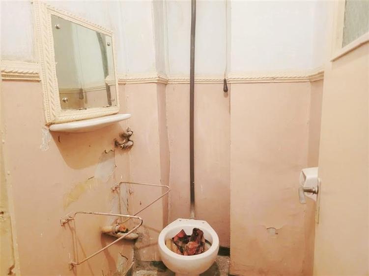 Apartament cu 3 camere decomandat în Republicii