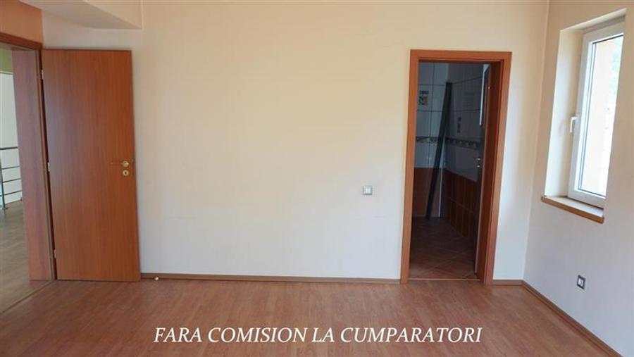 Casă individuală cu 12 camere cu Piscina în Central