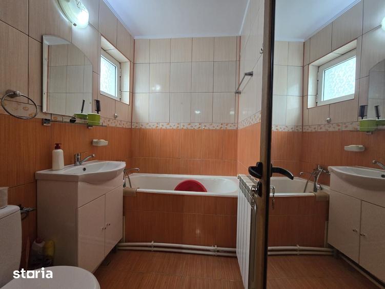 Apartament cu 2 camere decomandat în Micro 14