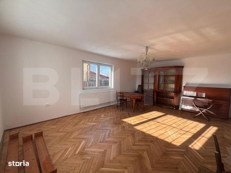 Casă cu 4 camere cu Teren 1000 Mp în Central