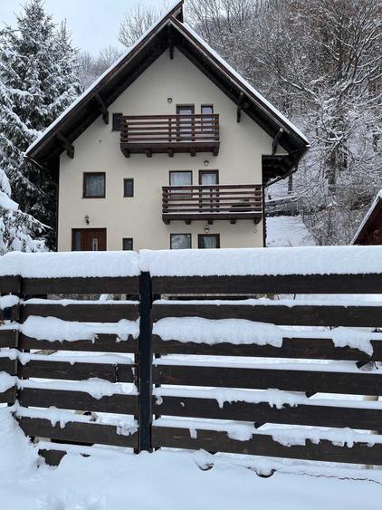 Casă cu 4 camere în Bran