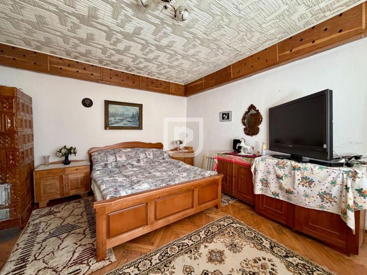 Casă individuală cu 6 camere cu Canalizare în Central