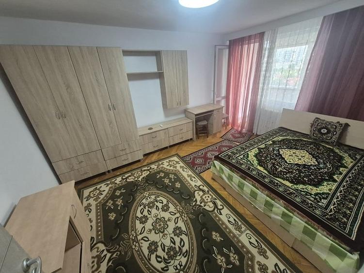 Apartament 2 camere zona Podu Ros - 1