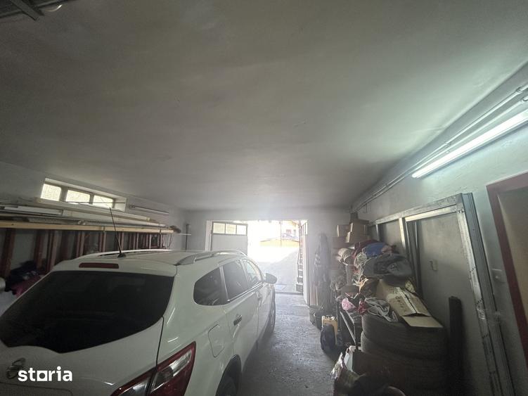 Casă cu 7 camere cu Teren 1300 Mp în Central