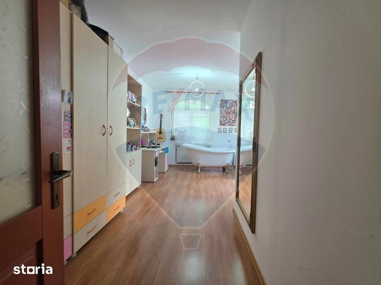 Casă cu 4 camere cu Teren 152 Mp în Central