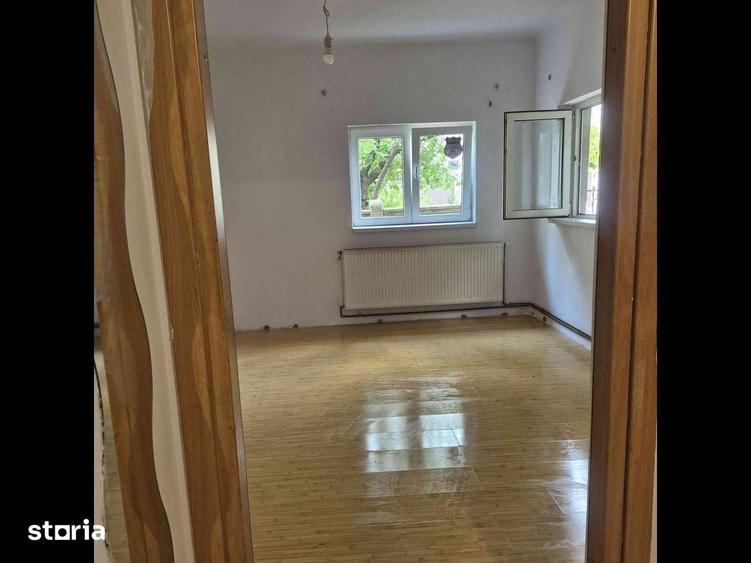 Casă cu 2 camere cu Teren 300 Mp în Colentina